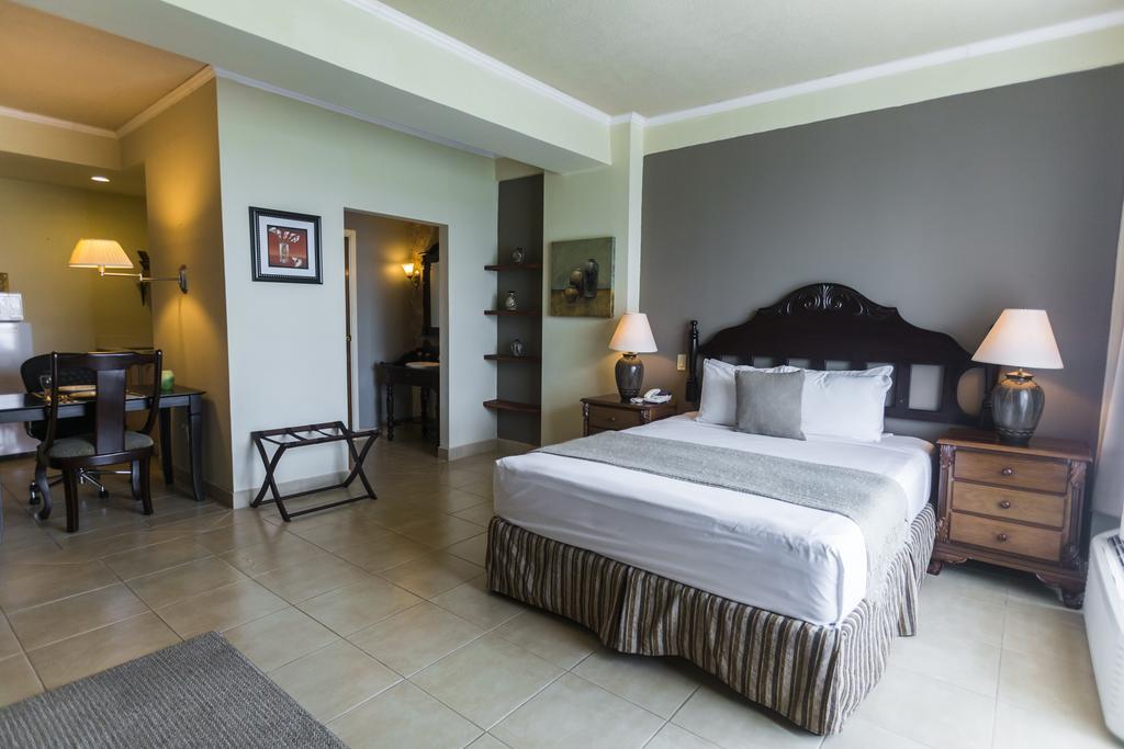 Altos De Fontana Hotel Managua Ruang foto