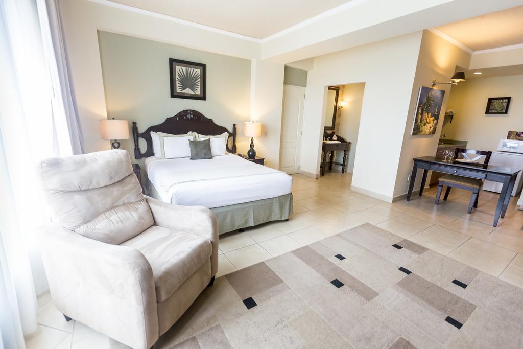Altos De Fontana Hotel Managua Ruang foto