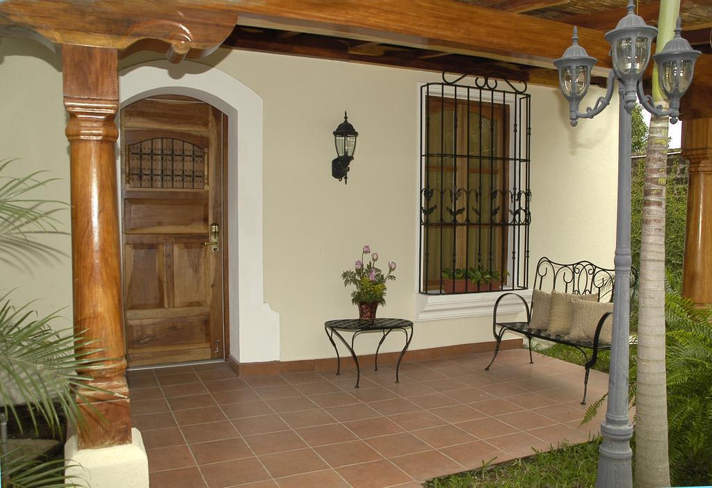 Altos De Fontana Hotel Managua Ruang foto