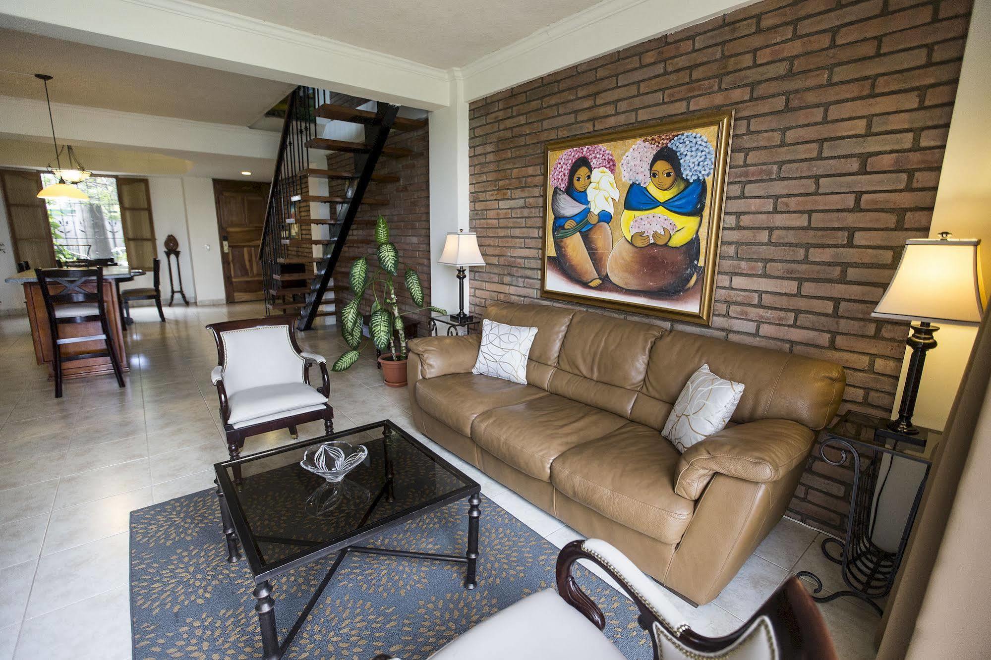 Altos De Fontana Hotel Managua Bagian luar foto