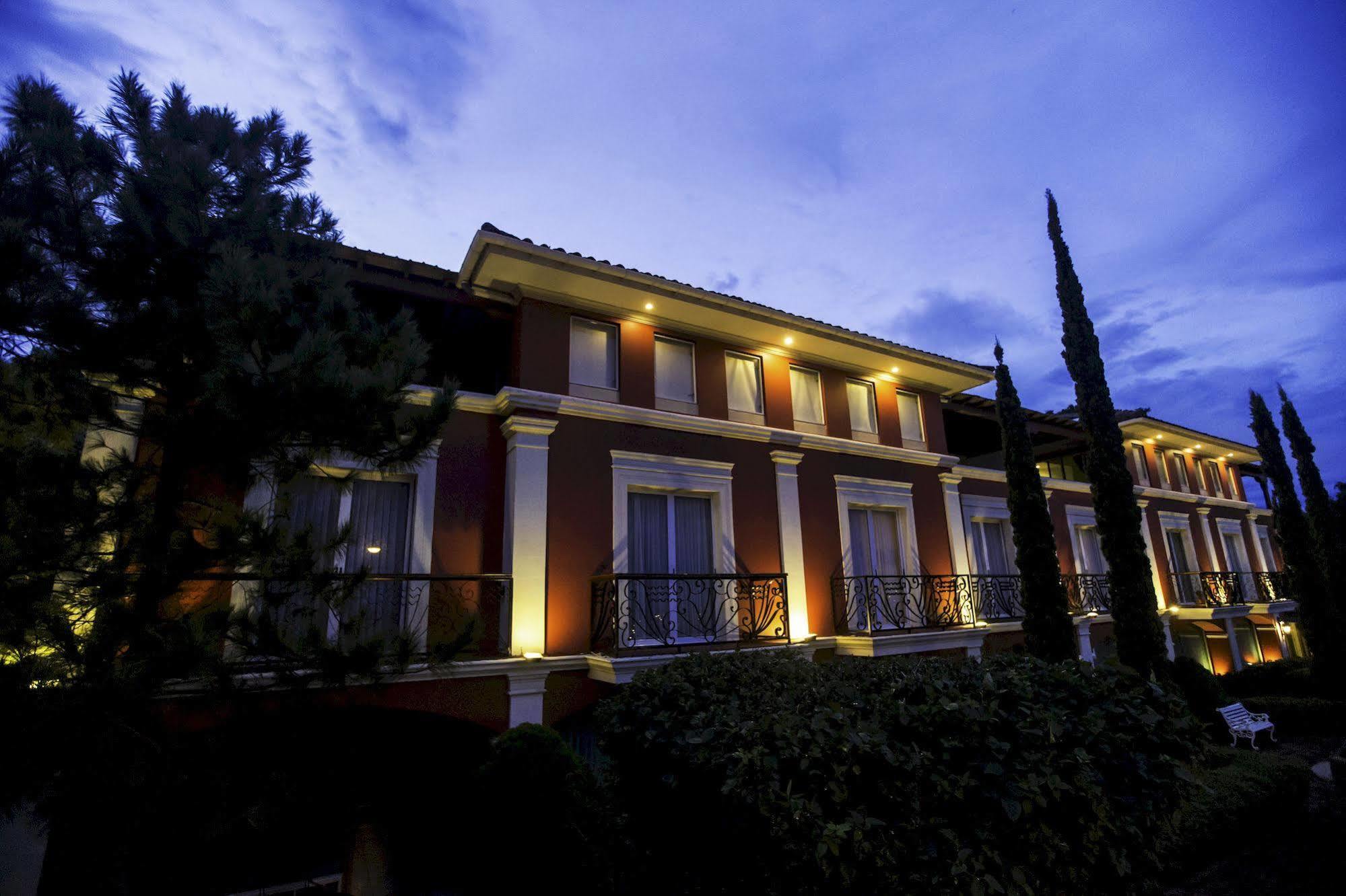 Altos De Fontana Hotel Managua Bagian luar foto